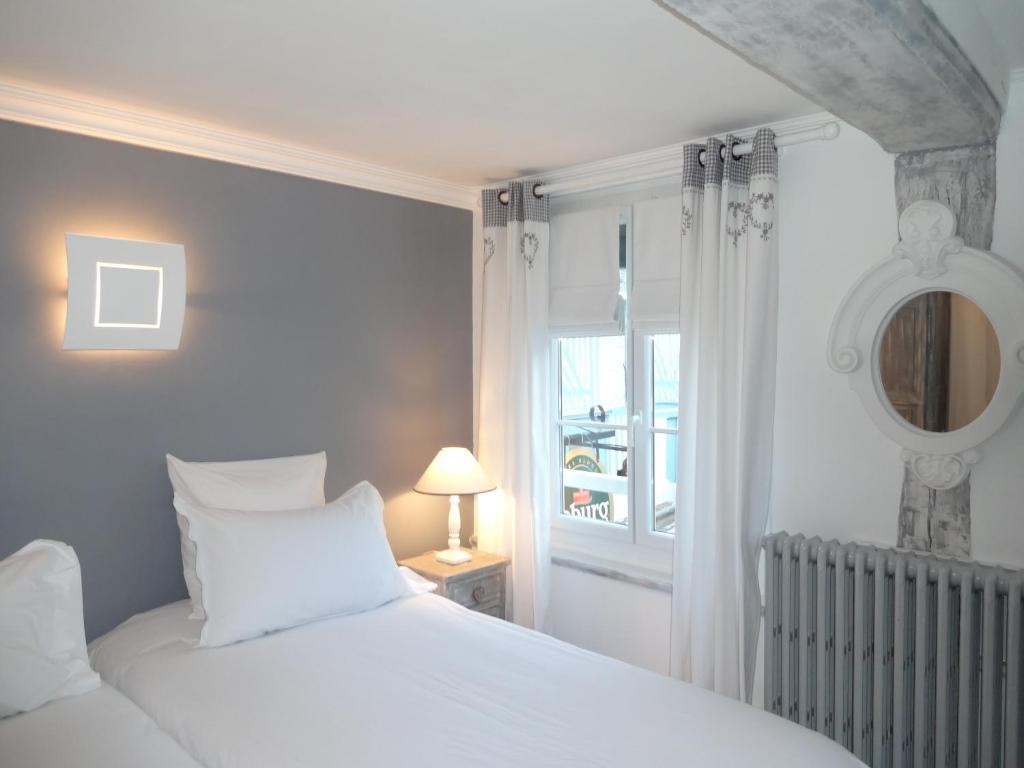 Hotel Le P'Tit Beaumont الغرفة الصورة